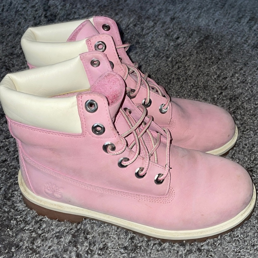 Pink Timberlands - Picture 3 of 4
